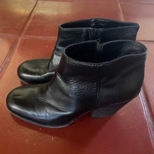 Rachel Comey black Mars bootie, size 5